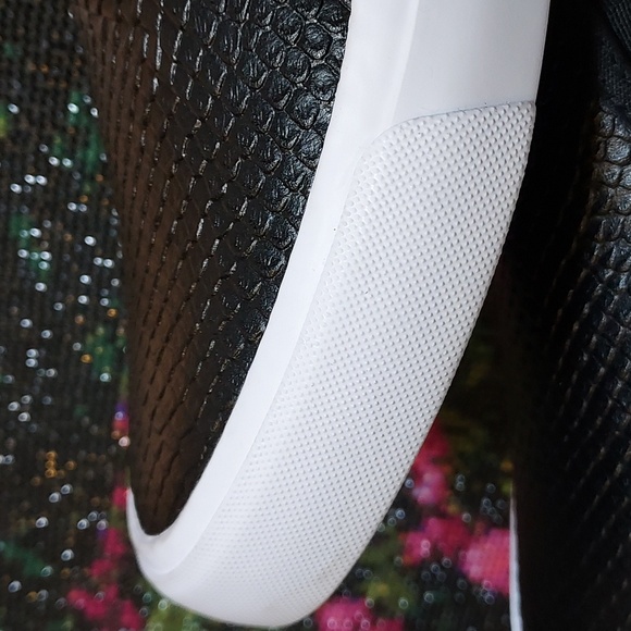 Womens Airwalk Slip-on Sneakers - Picture 11 of 15